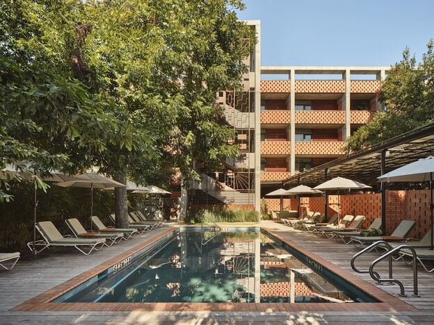 Carpenter hotel